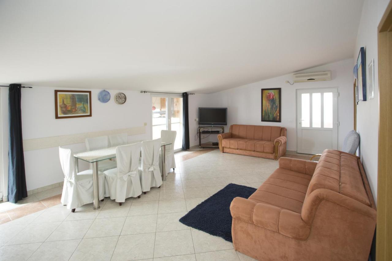 Apartments By The Sea Mavarstica, Ciovo - 12696 Trogir Eksteriør bilde